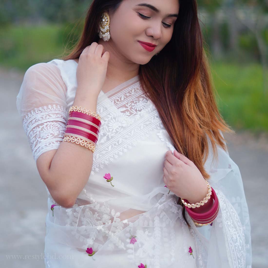 আকর্ষণীয় প্রিমিয়াম সফট সিল্ক শামুজ টিস্যু সাদা শাড়ি